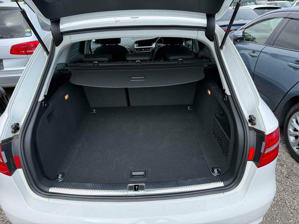 Audi A4 Avant Se White #6