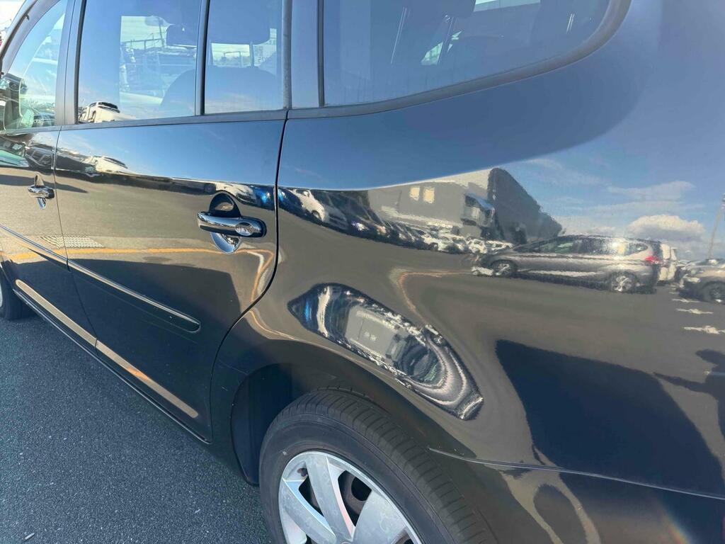 Volkswagen Touran Se Black #6