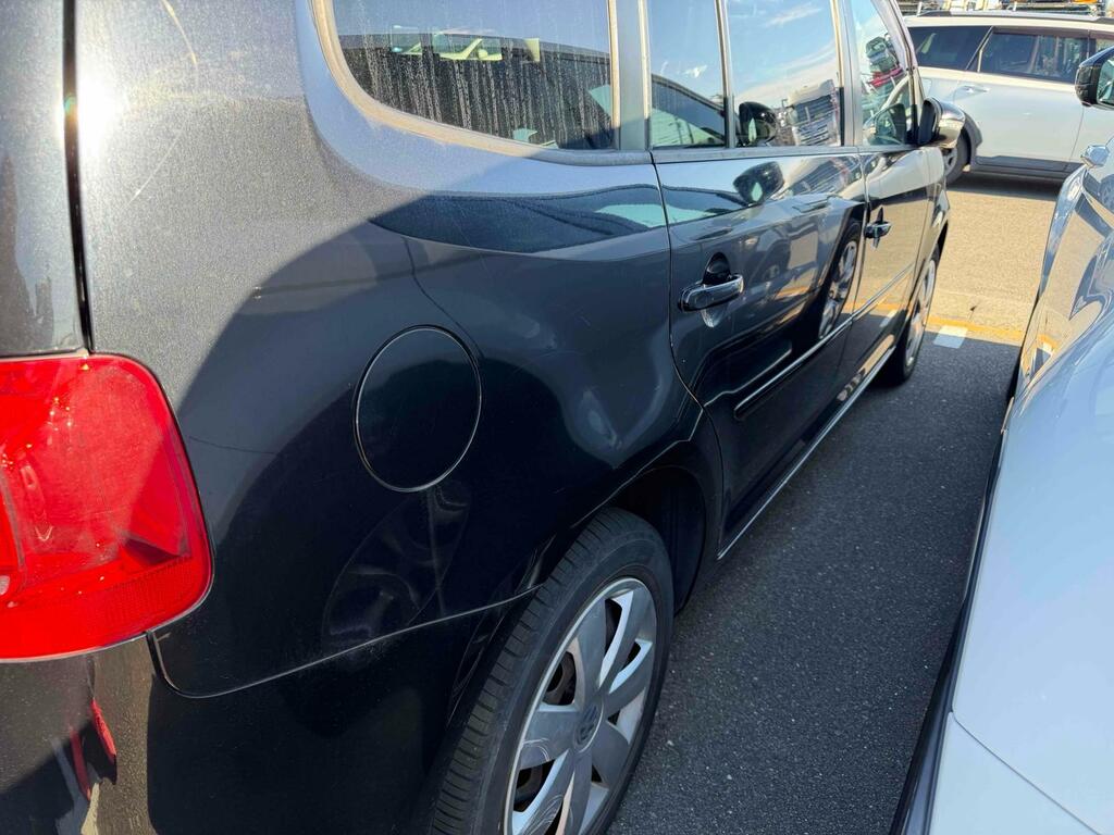Volkswagen Touran Se Black #5