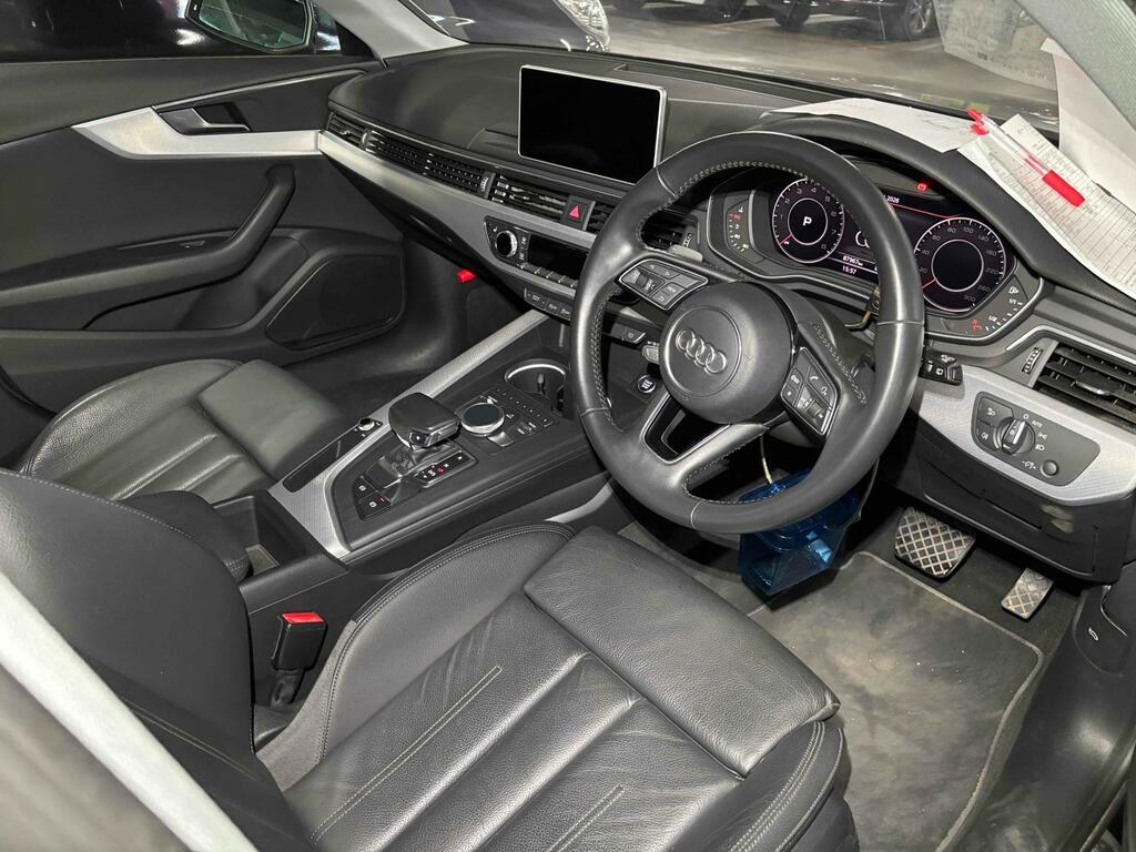 Audi A4 Avant Black Edition Black #3
