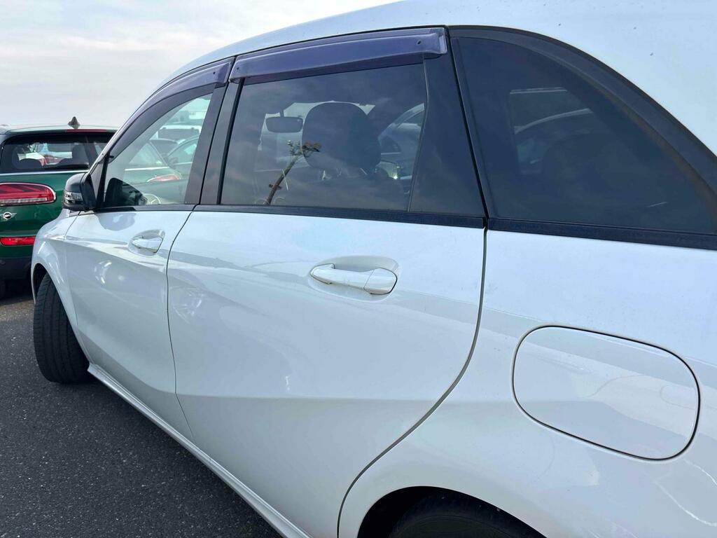Mercedes-Benz B Class Sport White #6