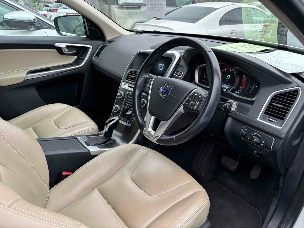 Volvo XC60 Se White #2