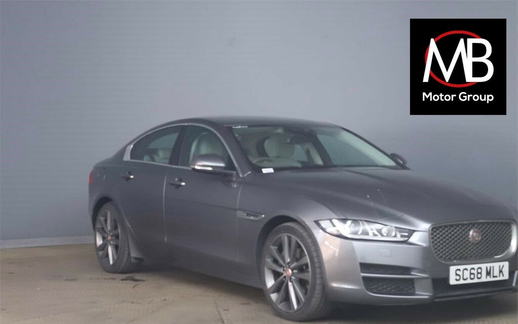 Jaguar XE 2.0 D Portfolio Grey