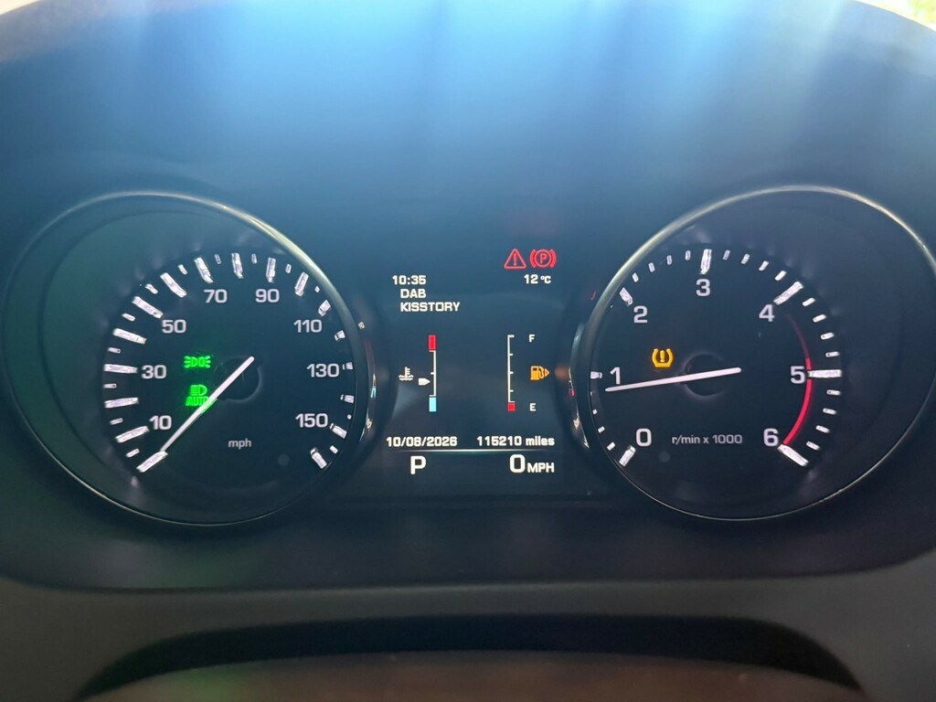 Land Rover Discovery Sport 2L Hse White #26