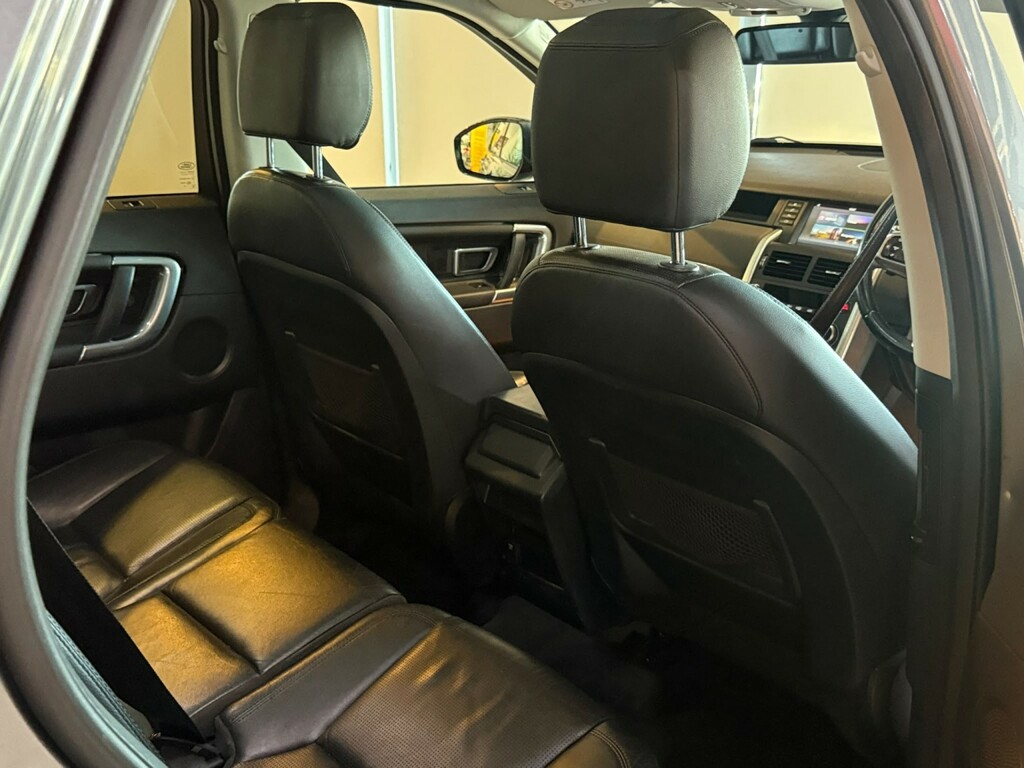 Land Rover Discovery Sport 2L Hse White #16