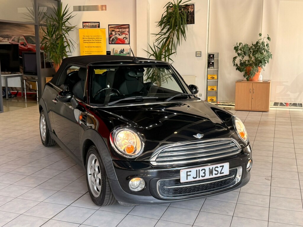 Mini Convertible Convertible 1.6 Cooper D Convertible 2013 Black #2