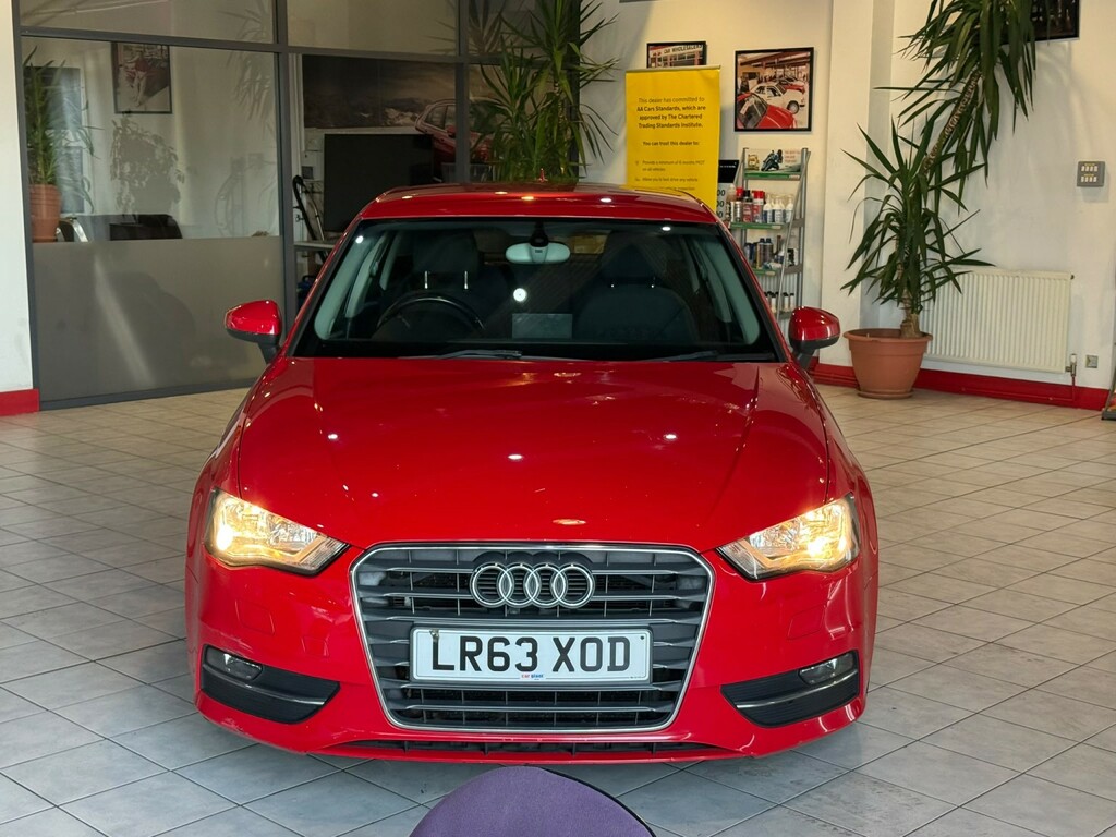 Audi A3 1.6 Tdi Se Red #4