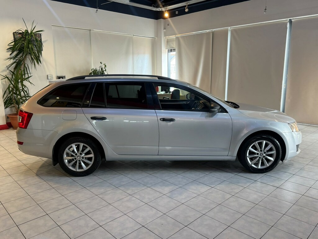 Skoda Octavia 1.6 Tdi Se Business Greenline III White #13