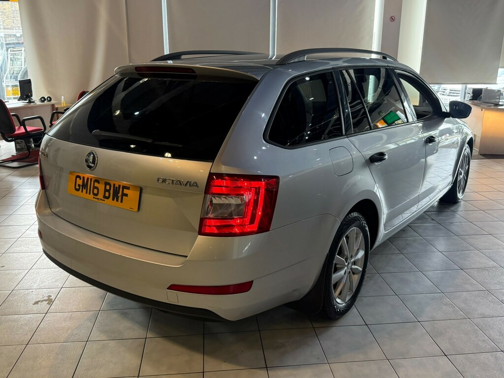 Skoda Octavia 1.6 Tdi Se Business Greenline III White #12