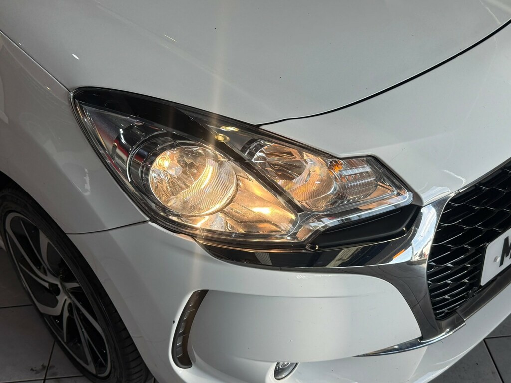 DS DS 3 Hatchback 1.2 Puretech Connected Chic 2018 MM18TXN White #3