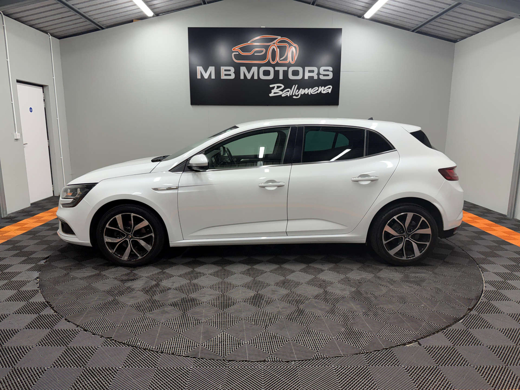 Renault Megane Iconic Tce White #4