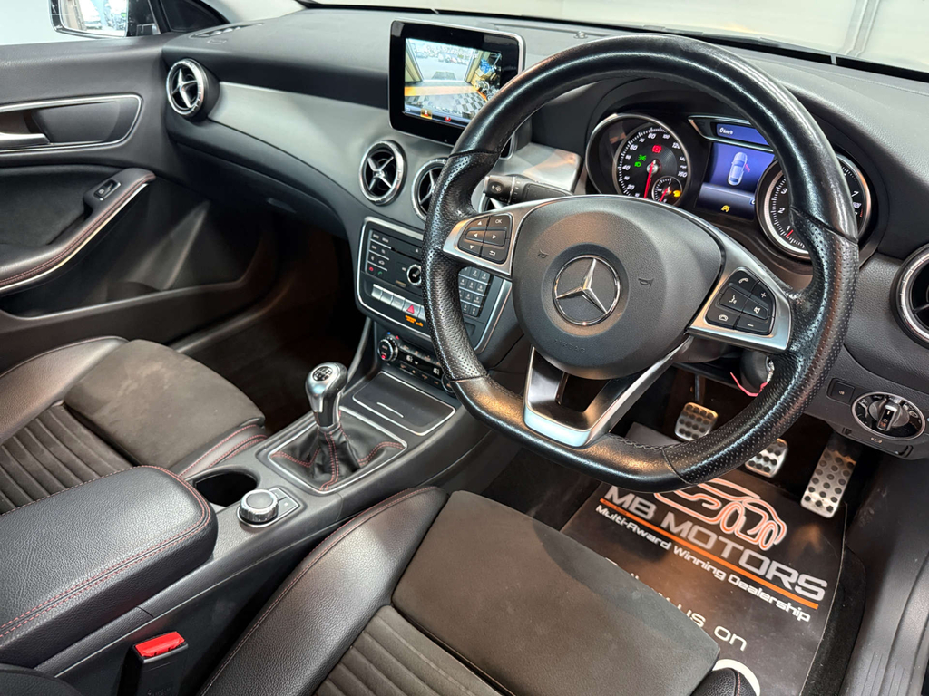 Mercedes-Benz CLA Class Amg Line Edition Black #3