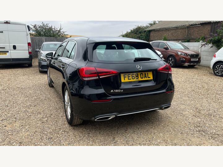 Mercedes-Benz A Class 1.5 A180d Sport Executive 7G-dct Euro 6 Ss FE68OAL Black #4