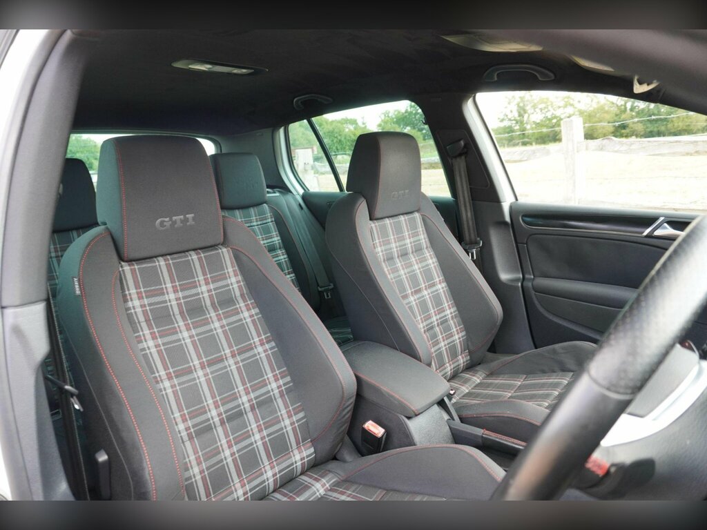 Volkswagen Golf Twist 5-Door Black #16