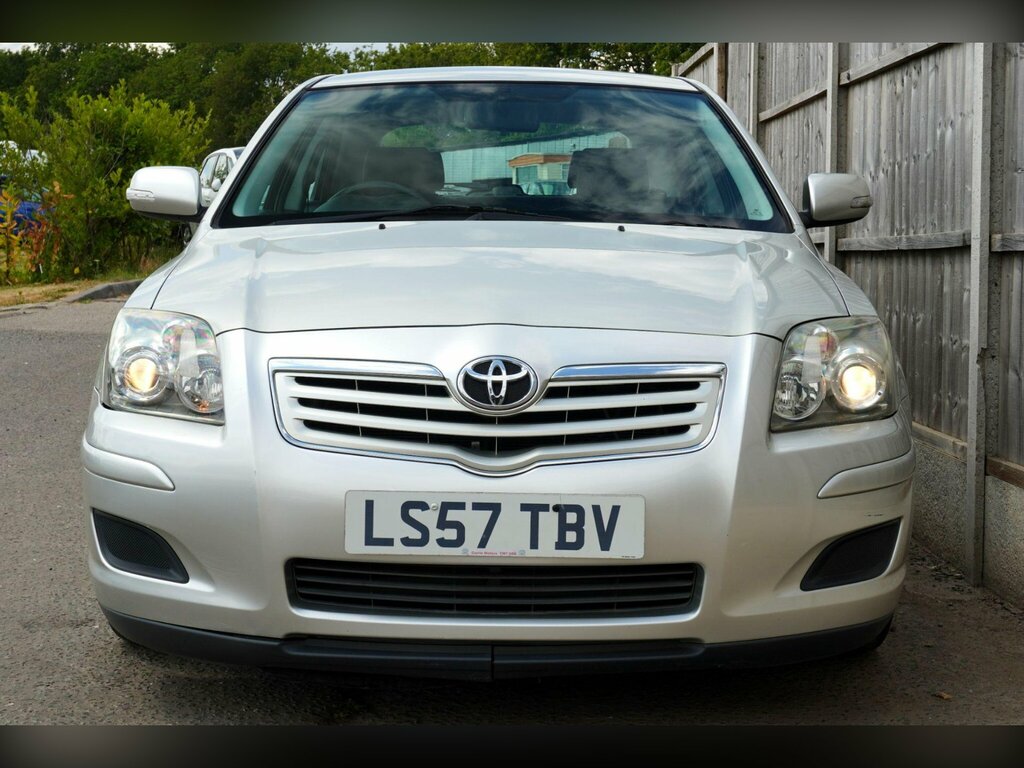 Toyota Avensis 1.8 Vvt-i Colour Collection Silver