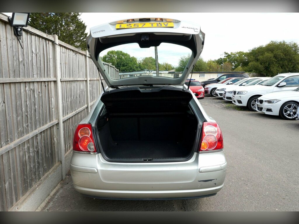 Toyota Avensis 1.8 Vvt-i Colour Collection Silver #6