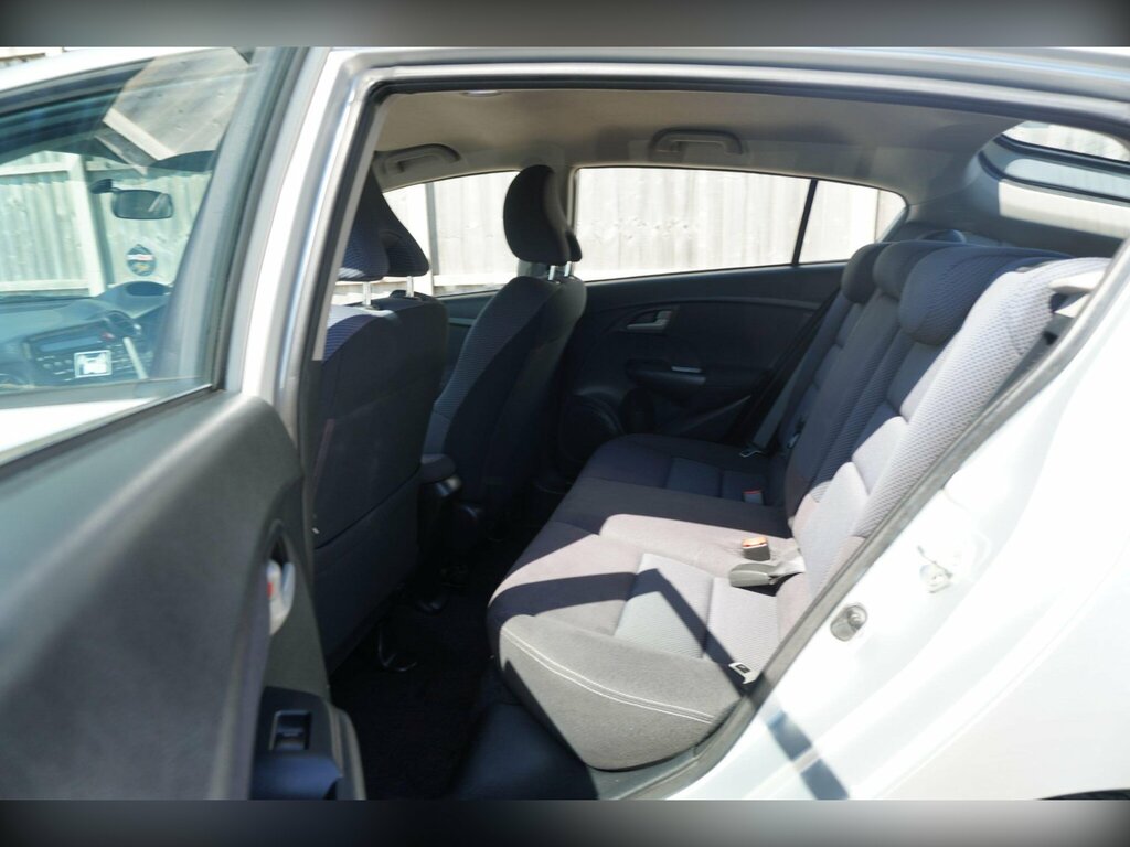 Honda Insight 2011 Honda Insightnbsp1.3h Ima Ex Cvt Euro 5 White #16