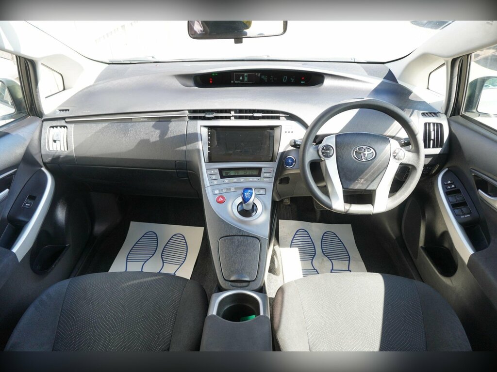 Toyota Prius 1.8 Vvt-h T3 Hatchback Hybrid Cvt Euro White #2
