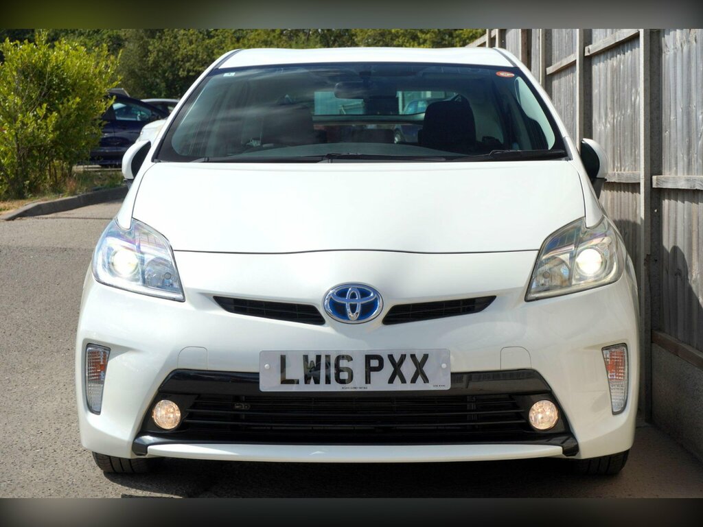 Toyota Prius 1.8 Vvt-h T3 Hatchback Hybrid Cvt Euro White #4