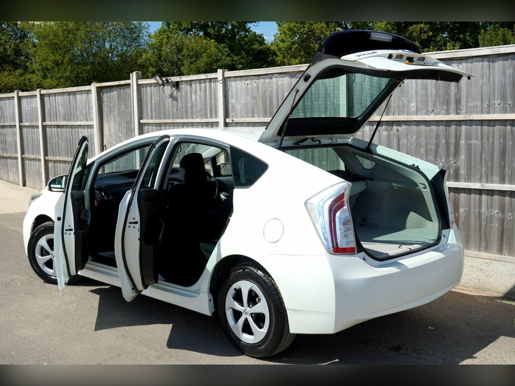 Toyota Prius Vvt-h Excel Cvt Euro Red #23
