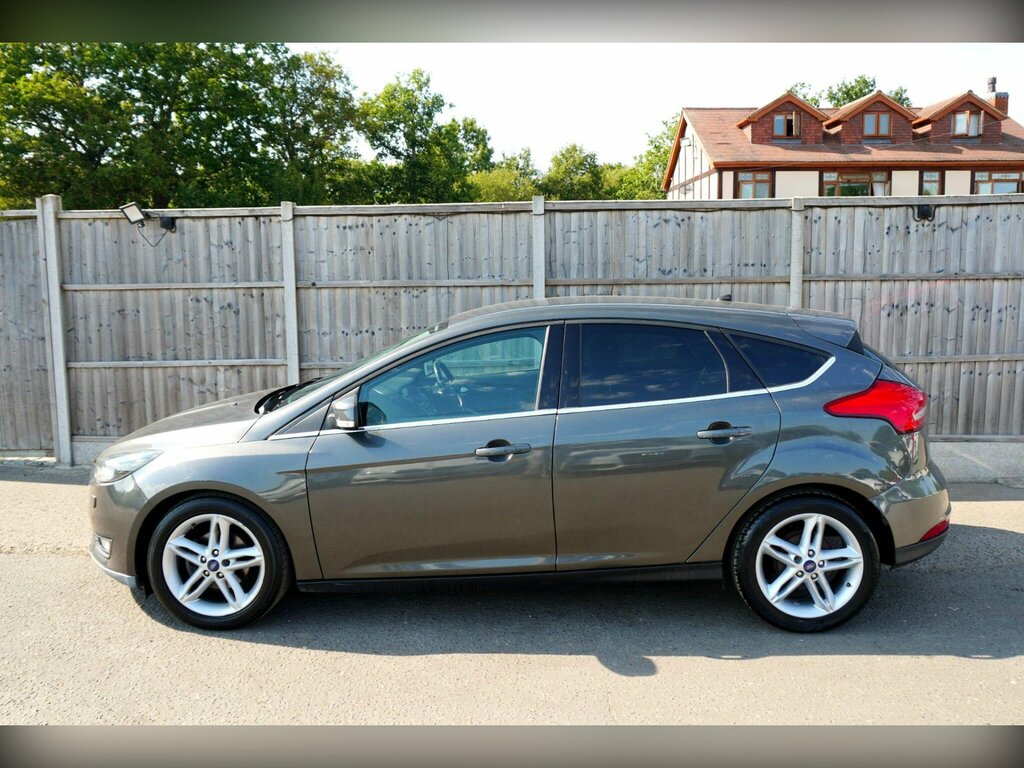 Ford Focus Estate 1.5 Tdci Zetec Estate 0 Tax Silver #27