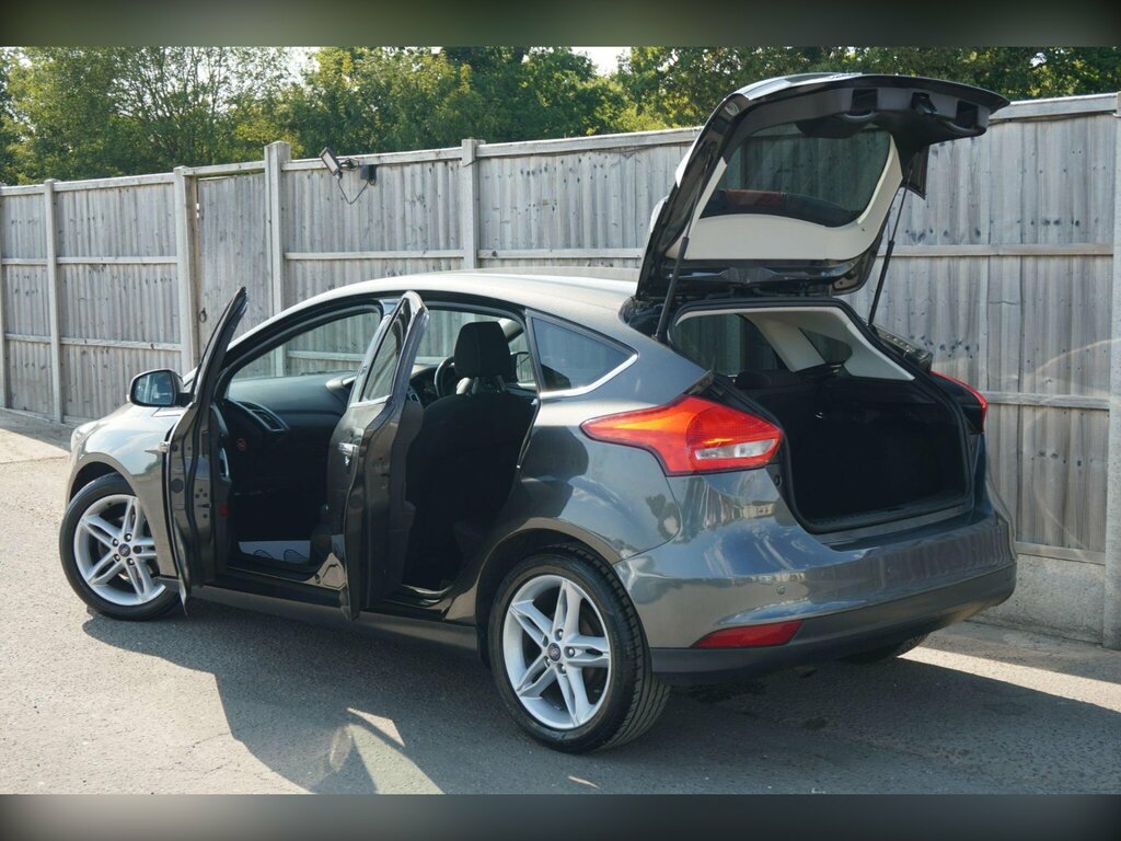 Ford Focus Estate 1.5 Tdci Zetec Estate 0 Tax Silver #11