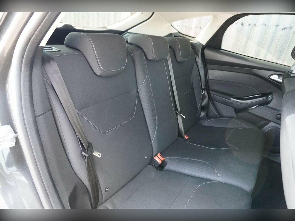 Ford Focus Estate 1.5 Tdci Zetec Estate 0 Tax Silver #12