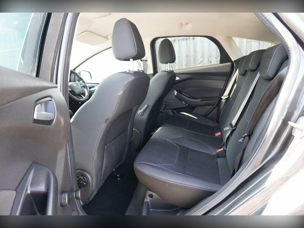 Ford Focus Estate 1.5 Tdci Zetec Estate 0 Tax Silver #15