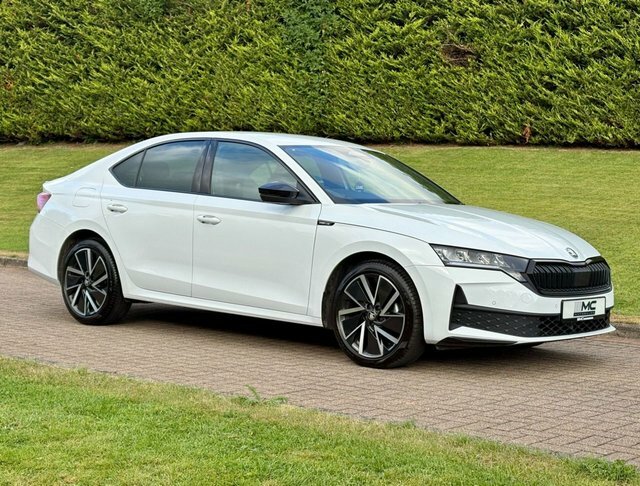 Skoda Octavia 2.0 Tdi Sportline Hatchback White #4