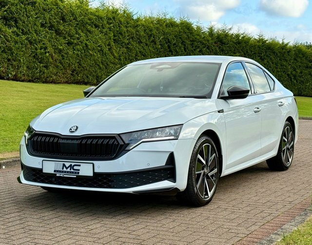 Skoda Octavia 2.0 Tdi Sportline Hatchback White #2