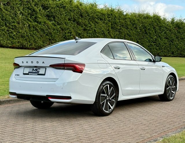 Skoda Octavia 2.0 Tdi Sportline Hatchback White #3