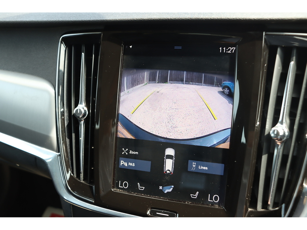 Volvo V90 T4 Momentum Plus Black #3