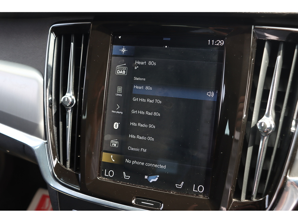 Volvo V90 T4 Momentum Plus Black #5