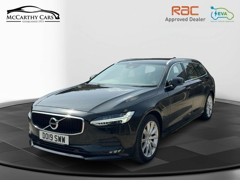 Volvo V90 T4 Momentum Plus Black