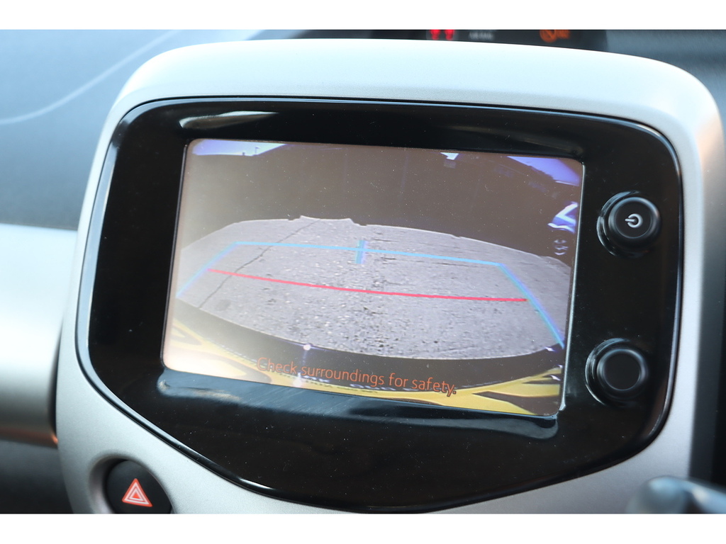 Toyota Aygo Vvt-i X-play Silver #2