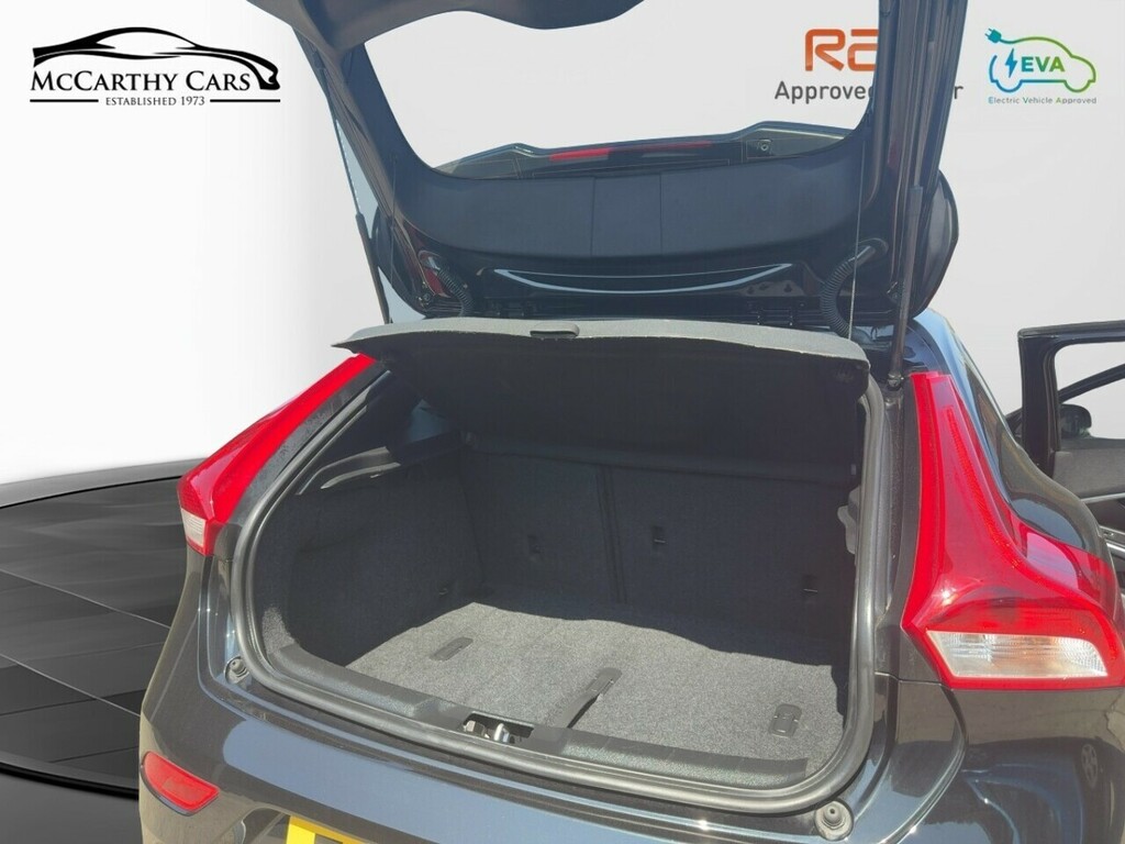 Volvo V40 D3 Inscription Panoramic Roof, Memory Seats, Black #50
