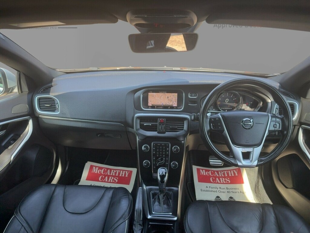 Volvo V40 D3 Inscription Panoramic Roof, Memory Seats, Black #38