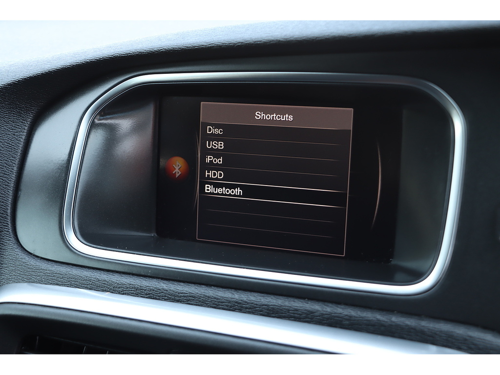 Volvo V40 D3 Inscription Panoramic Roof, Memory Seats, Black #29