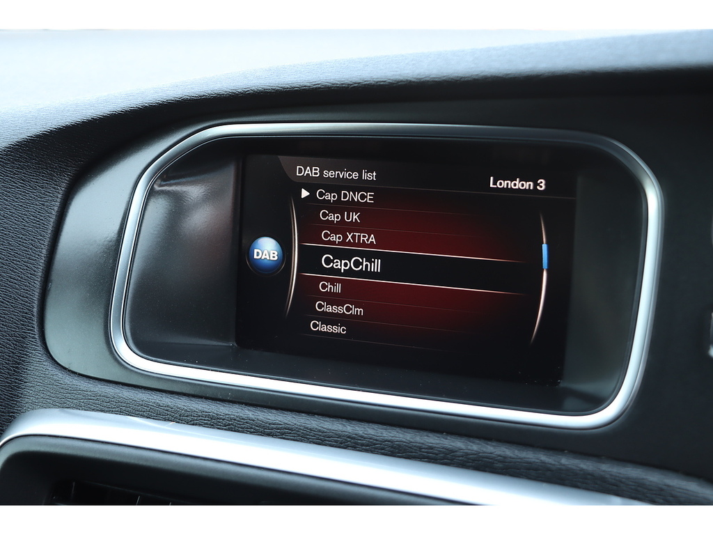 Volvo V40 T3 R-design Edition Black #4