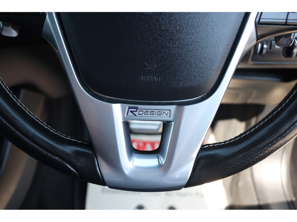 Volvo V40 D3 Inscription Panoramic Roof, Memory Seats, Black #7