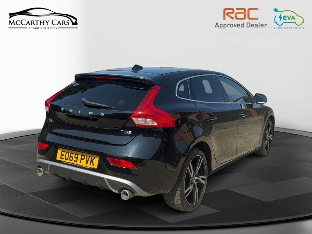 Volvo V40 D3 Inscription Panoramic Roof, Memory Seats, Black #45