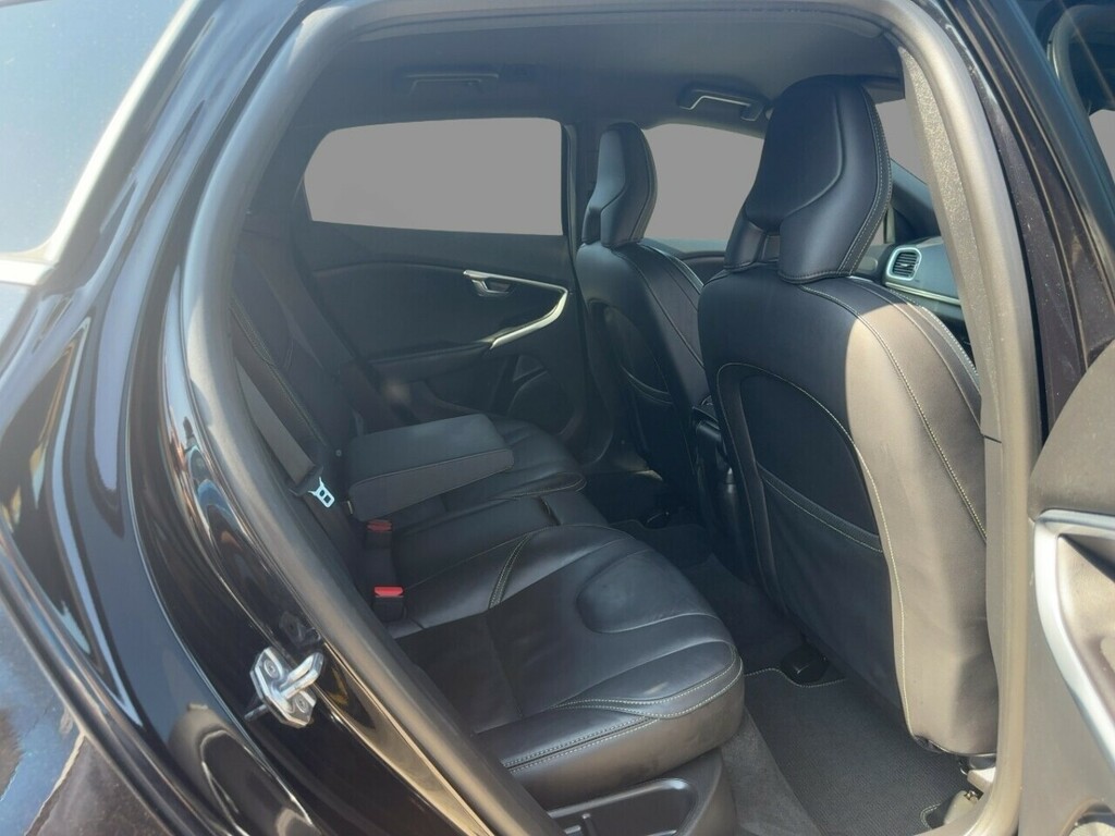 Volvo V40 D3 Inscription Panoramic Roof, Memory Seats, Black #40