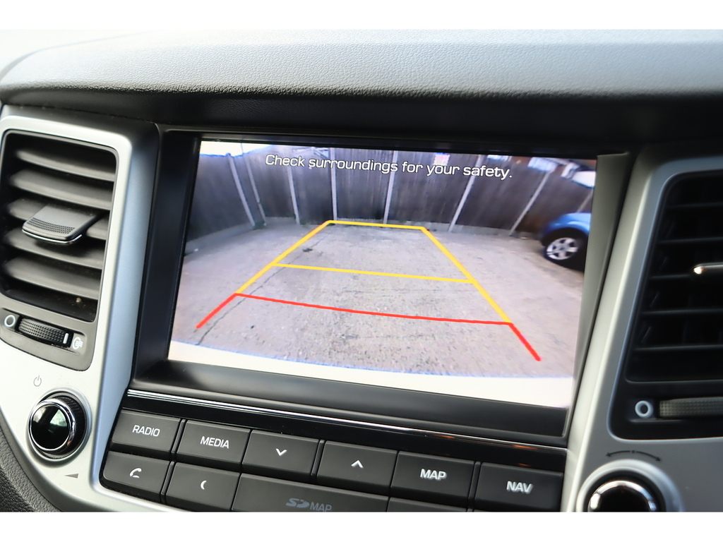 Hyundai Tucson T-gdi Sport Edition YL67OGT White #4