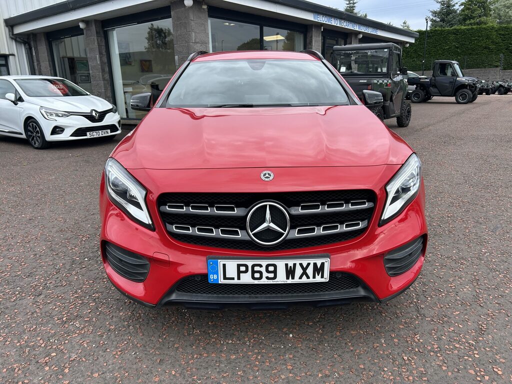Mercedes-Benz GLA Class Gla 180 Amg Line Edition LP69WXM Red #2