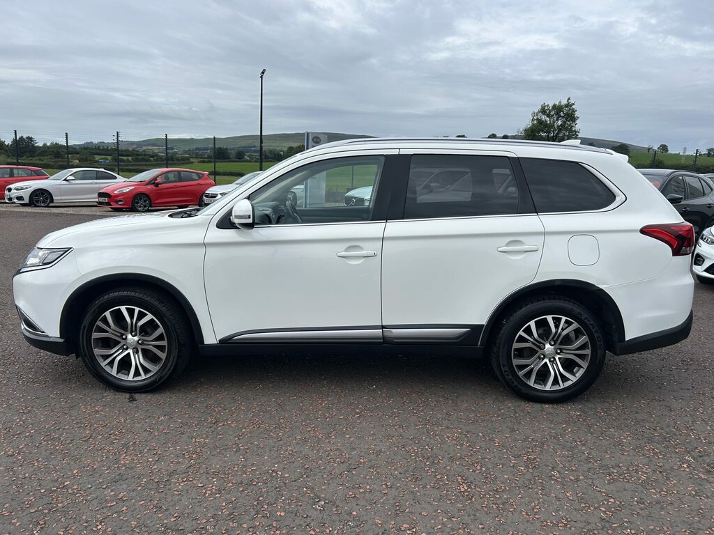 Mitsubishi Outlander Di-d 3 LP68NTG White #4