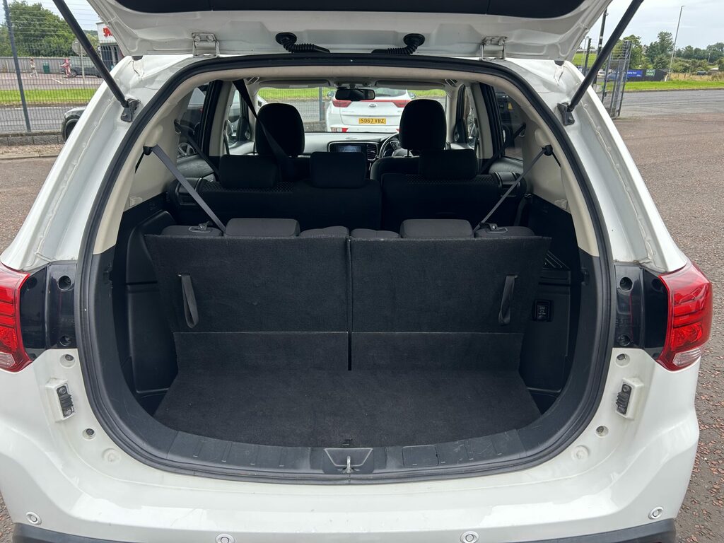 Mitsubishi Outlander Di-d 3 LP68NTG White #5