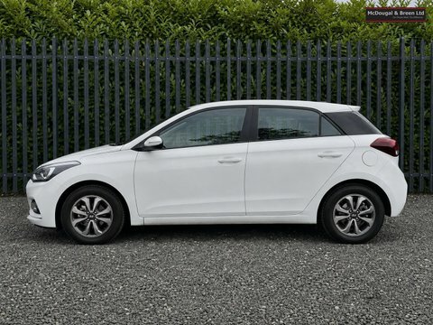 Hyundai I20 1.2 Se Launch EA68UYF White #2