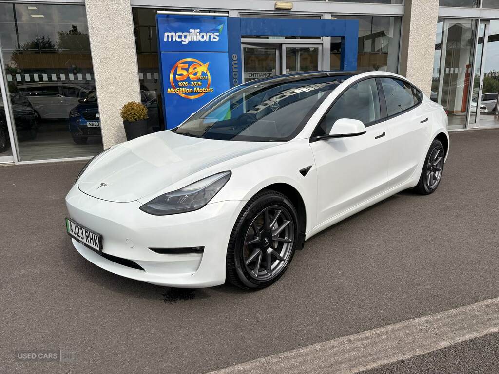 Tesla Model 3 Long Range Rwd White