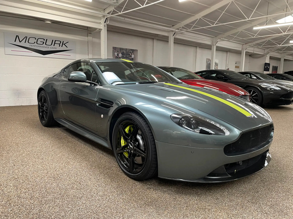 Aston Martin Vantage 4L Null White #2