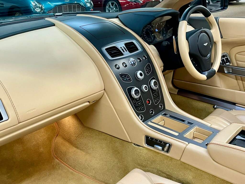 Aston Martin DB9 Classvariant Silver #15